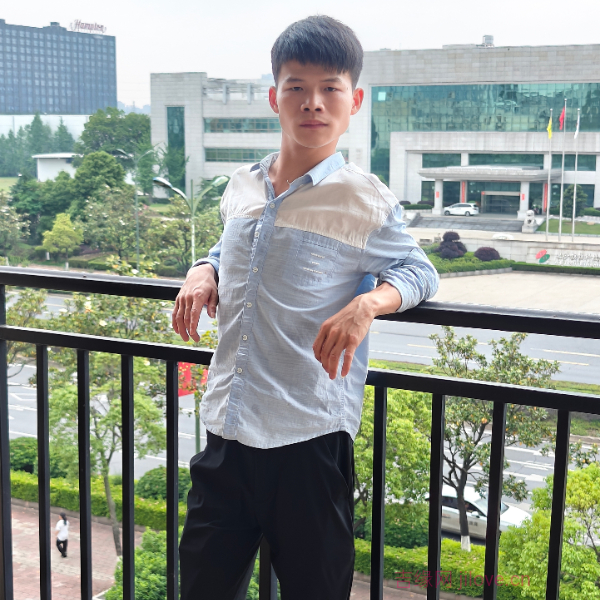 湖南28岁单身帅哥真诚找对象-太原征婚相亲网